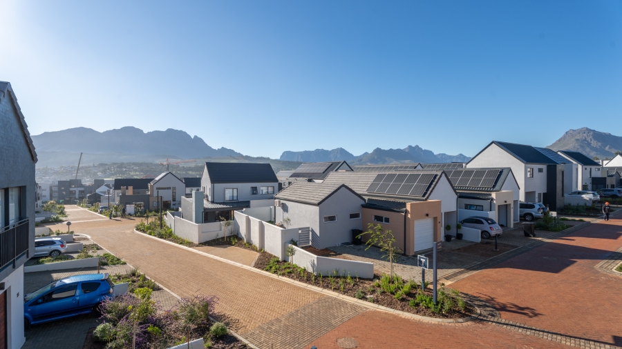 To Let 3 Bedroom Property for Rent in Newinbosch Western Cape